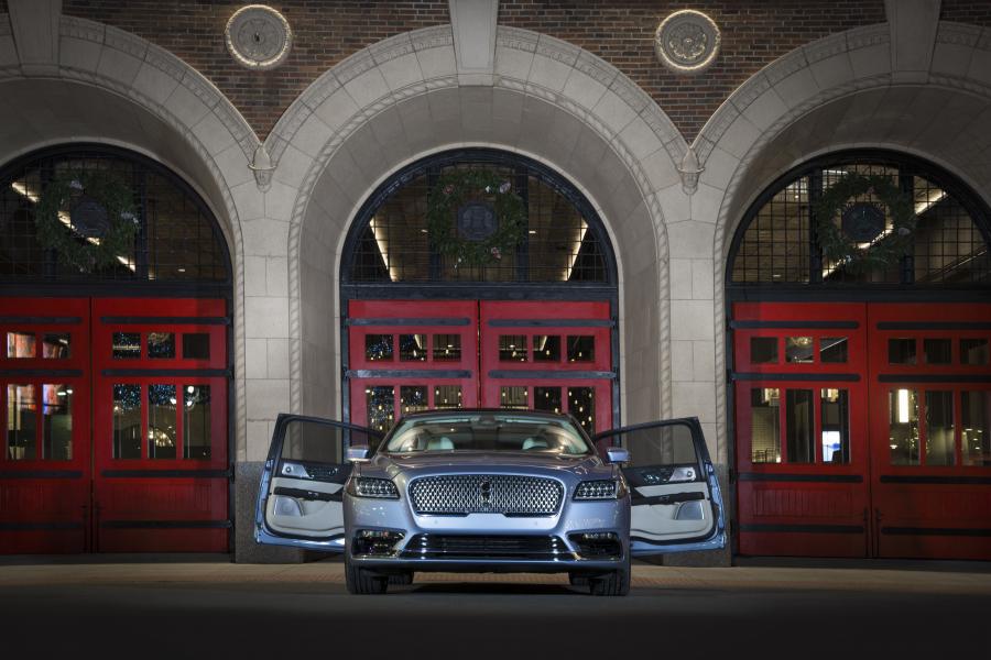  Lincoln Continental 80th Anniversary Coach Door Edition 2019 года  (фото 50 из 54)